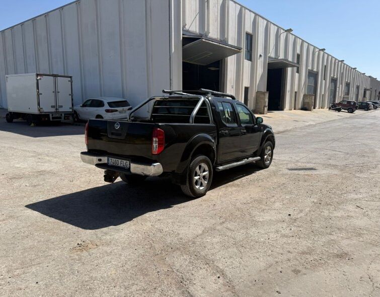 NISSAN NAVARA D40